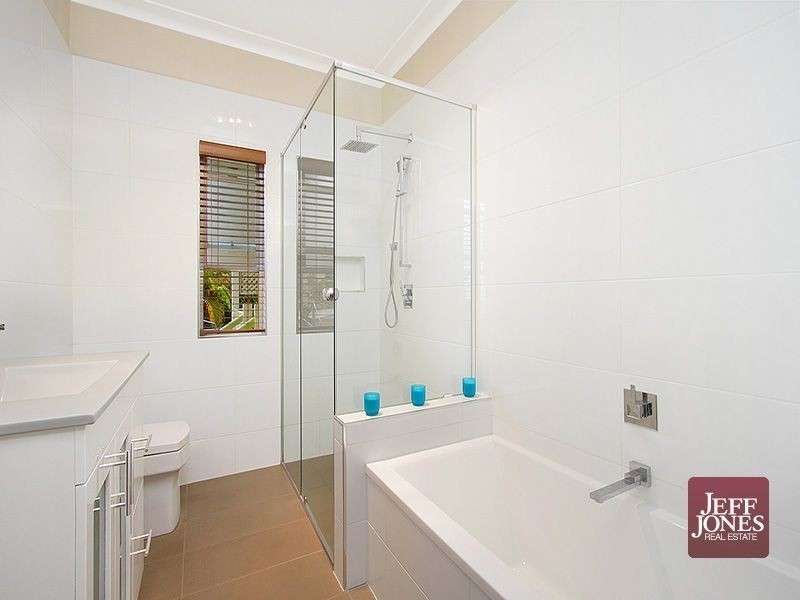 23 Peach Street, Greenslopes QLD 4120