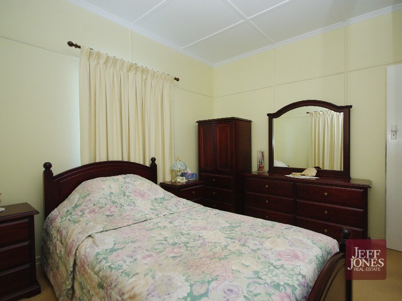 56 Headfort Street, Greenslopes QLD 4120