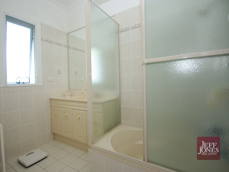 56 Headfort Street, Greenslopes QLD 4120