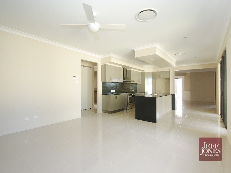 15 Harding Close, Manly West QLD 4179