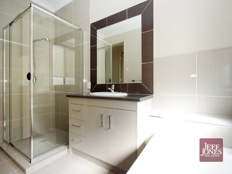 15 Harding Close, Manly West QLD 4179