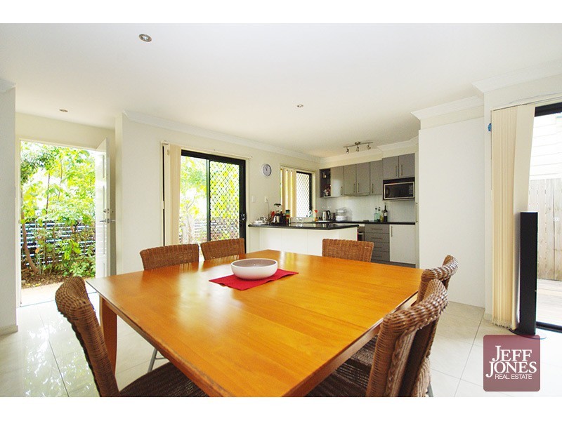 1/32 Earl Street, Greenslopes QLD 4120