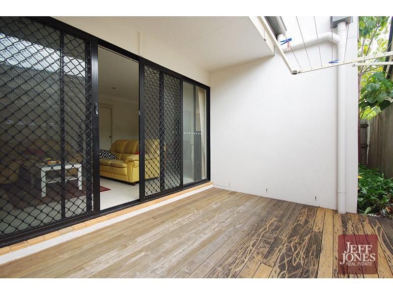 1/32 Earl Street, Greenslopes QLD 4120