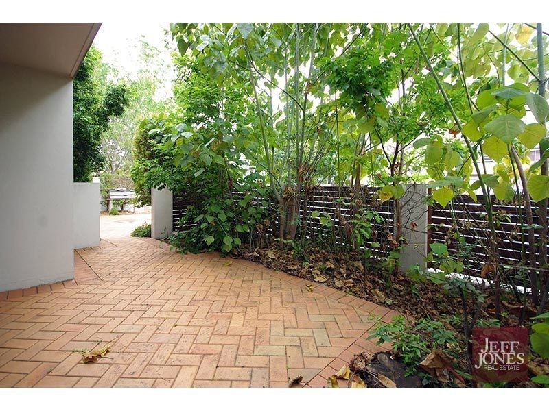 1/32 Earl Street, Greenslopes QLD 4120