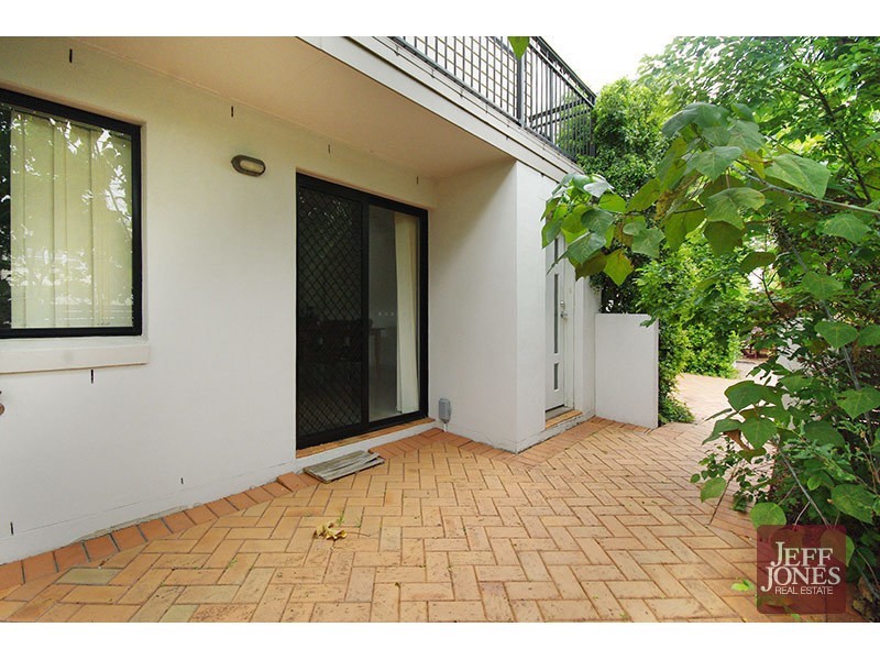 1/32 Earl Street, Greenslopes QLD 4120
