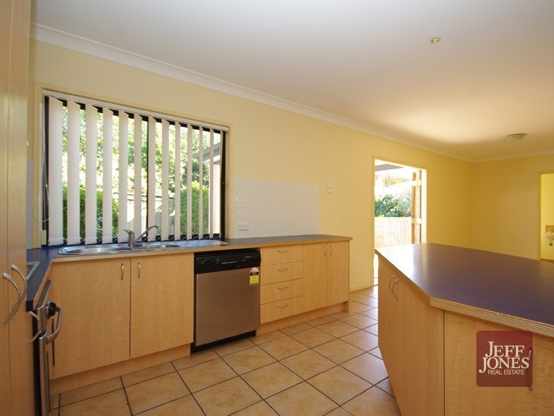33 Newdegate Street, Greenslopes QLD 4120