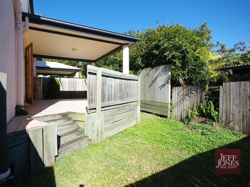 33 Newdegate Street, Greenslopes QLD 4120