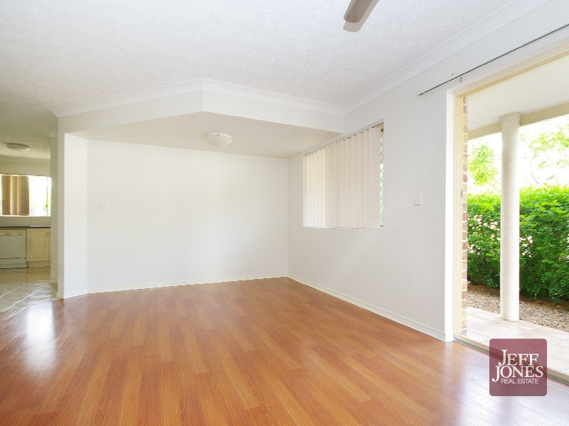 2/163 Juliette Street, Greenslopes QLD 4120