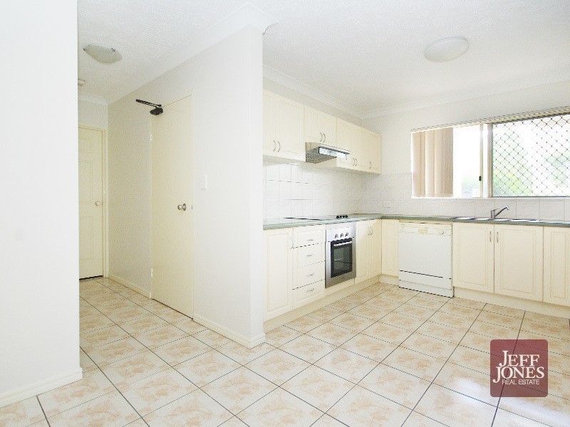 2/163 Juliette Street, Greenslopes QLD 4120