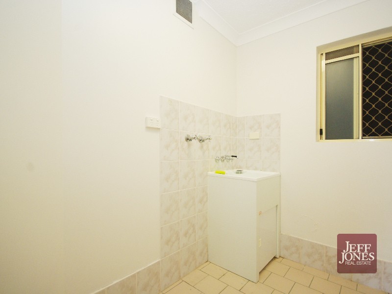 2/163 Juliette Street, Greenslopes QLD 4120