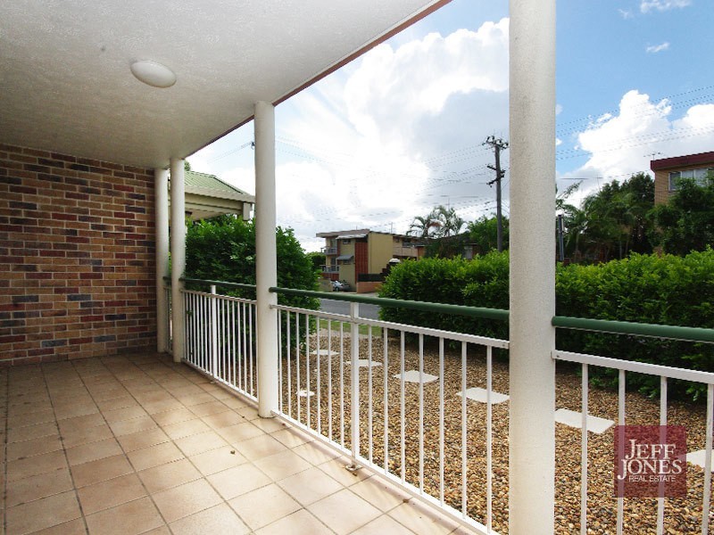 2/163 Juliette Street, Greenslopes QLD 4120
