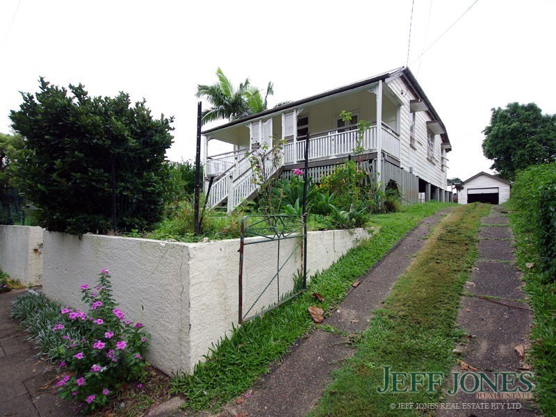 62 Lincoln Street, Greenslopes QLD 4120