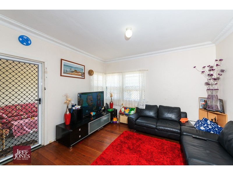 905 Old Cleveland Road, Carina QLD 4152