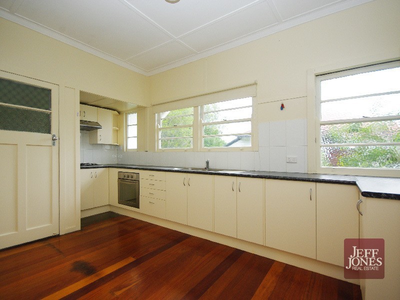 905 Old Cleveland Road, Carina QLD 4152