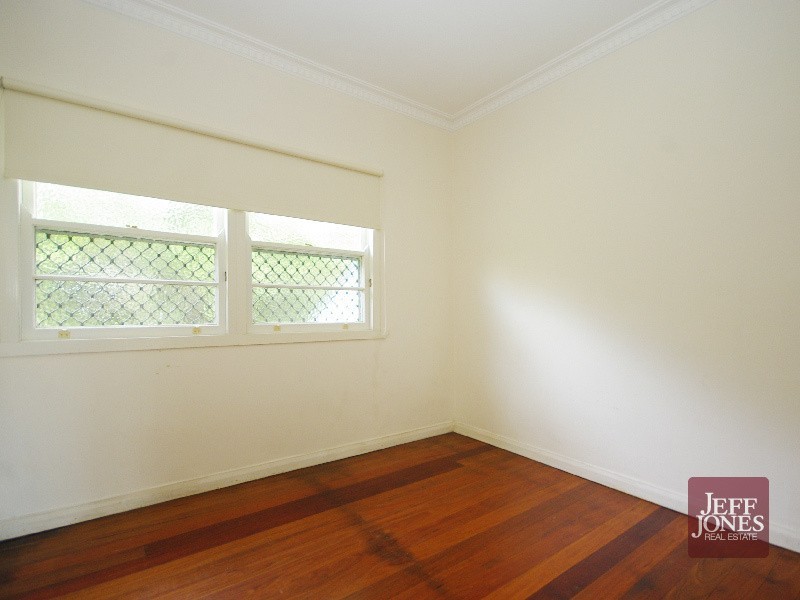 905 Old Cleveland Road, Carina QLD 4152