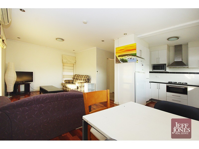 10/2 Carl Street, Woolloongabba QLD 4102