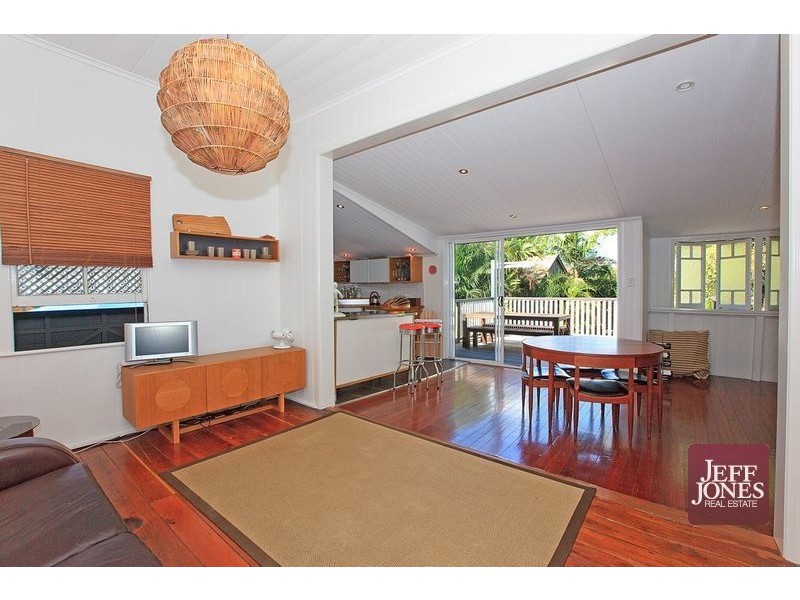 54 Earl Street, Greenslopes QLD 4120