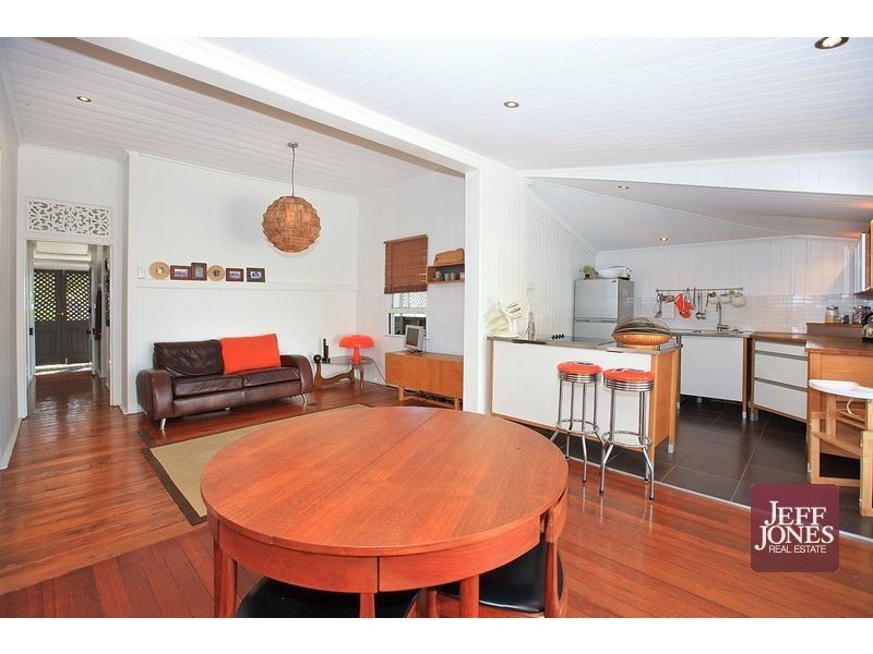 54 Earl Street, Greenslopes QLD 4120