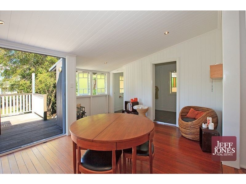 54 Earl Street, Greenslopes QLD 4120