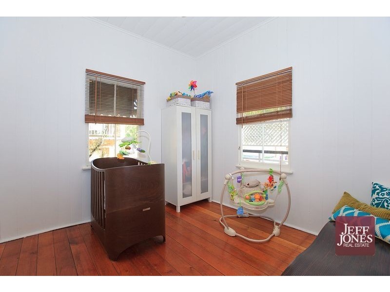 54 Earl Street, Greenslopes QLD 4120