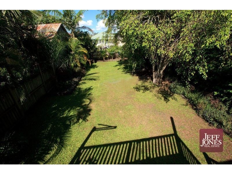 54 Earl Street, Greenslopes QLD 4120