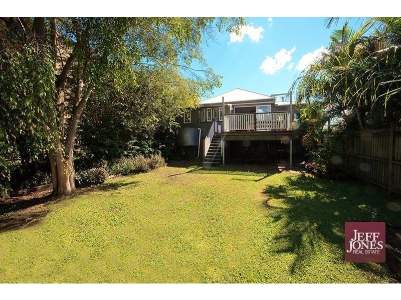 54 Earl Street, Greenslopes QLD 4120