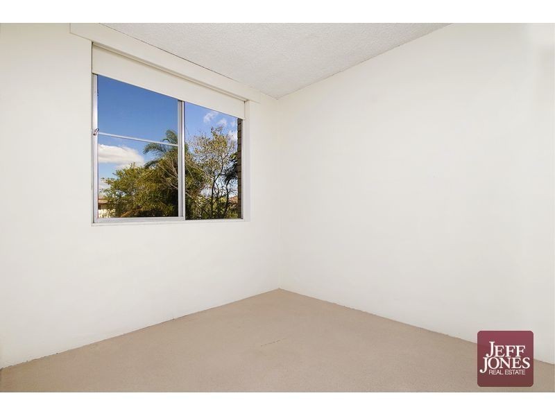 4/33 Ellis Street, Greenslopes QLD 4120
