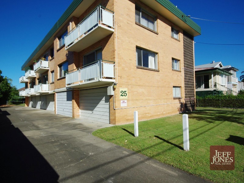 2/25 Ellis Street, Greenslopes QLD 4120