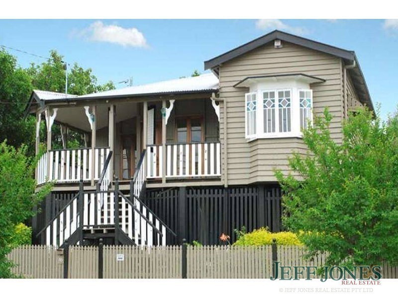 16 Drummond Street, Greenslopes QLD 4120