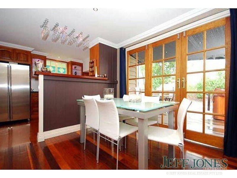 16 Drummond Street, Greenslopes QLD 4120