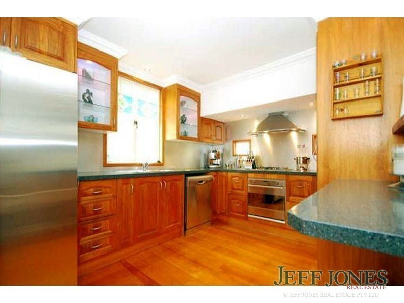 16 Drummond Street, Greenslopes QLD 4120
