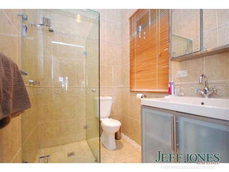 16 Drummond Street, Greenslopes QLD 4120