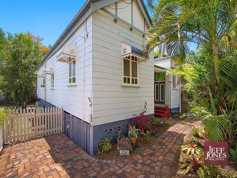 46 Gordon Street, Greenslopes QLD 4120