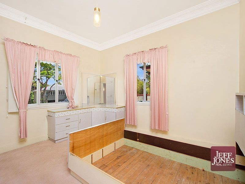 52 Salisbury Street, Woolloongabba QLD 4102