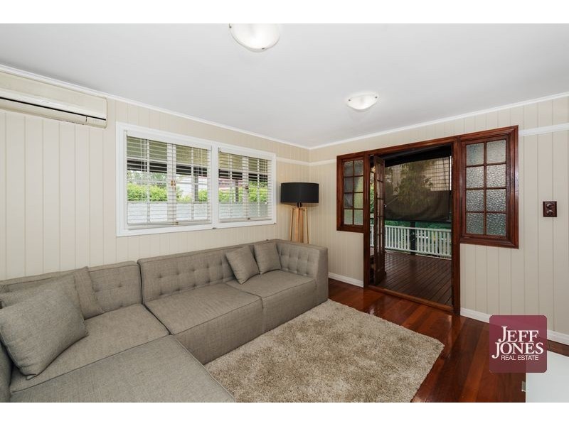 25 Herbert Street, Annerley QLD 4103