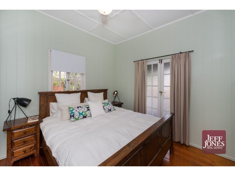 25 Herbert Street, Annerley QLD 4103