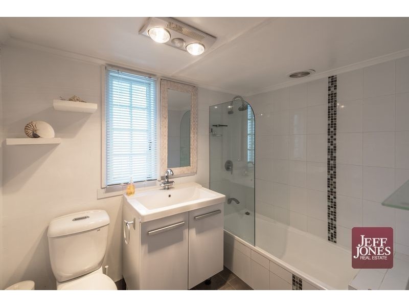 25 Herbert Street, Annerley QLD 4103