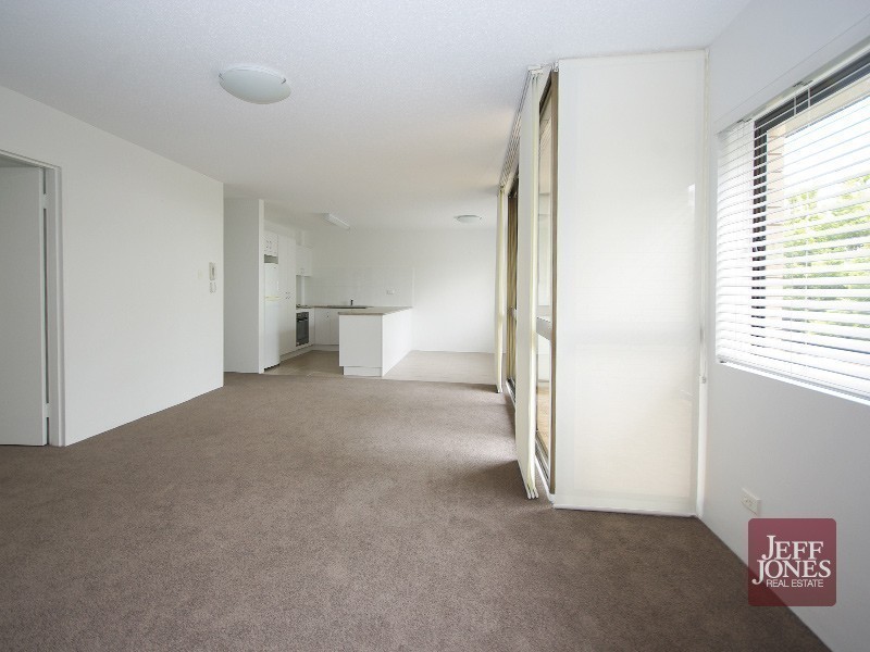 2/58 Earl Street, Greenslopes QLD 4120