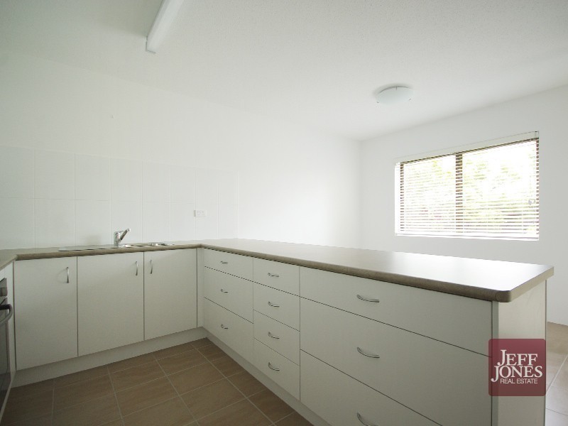 2/58 Earl Street, Greenslopes QLD 4120