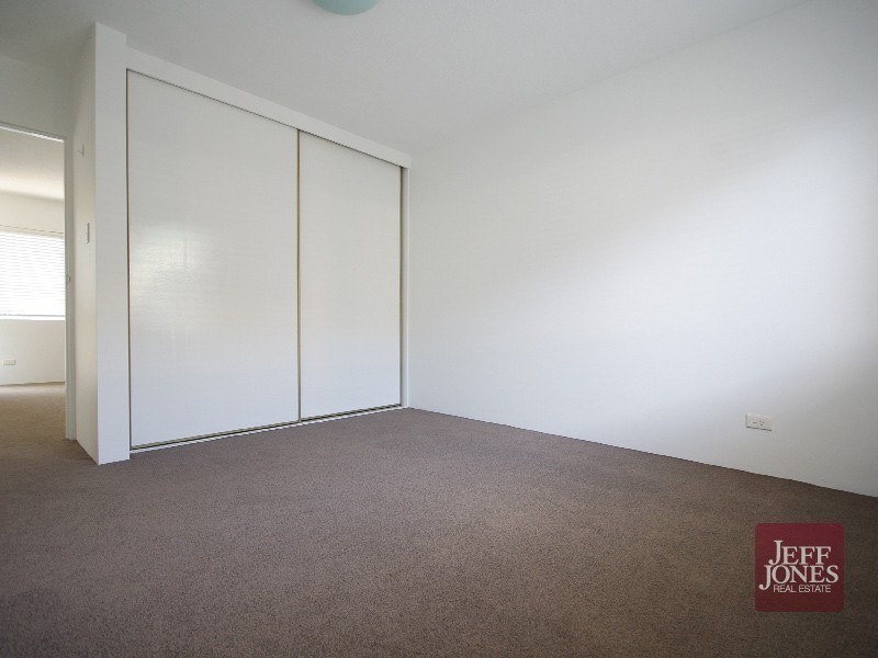 2/58 Earl Street, Greenslopes QLD 4120