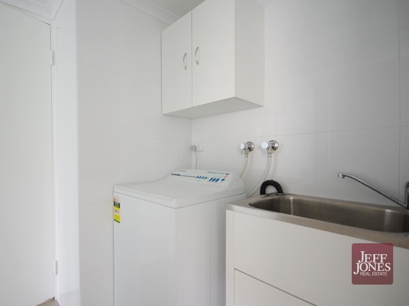 2/58 Earl Street, Greenslopes QLD 4120