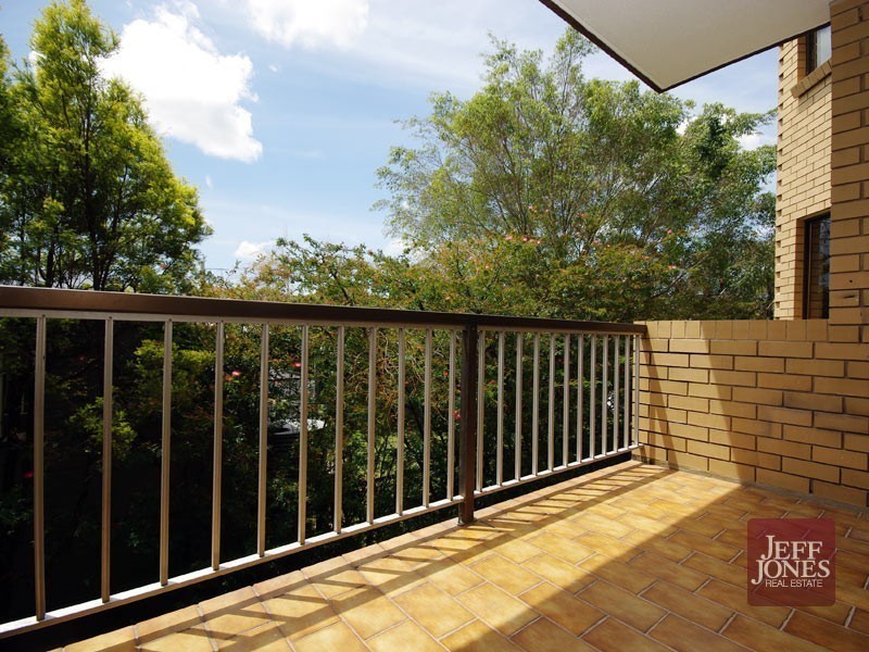 2/58 Earl Street, Greenslopes QLD 4120