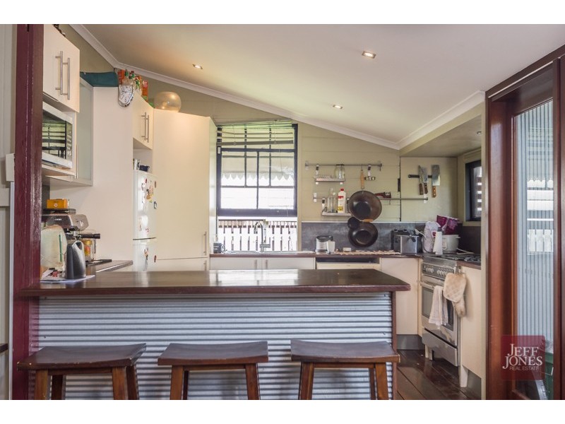 30 Leonard Street, Woolloongabba QLD 4102