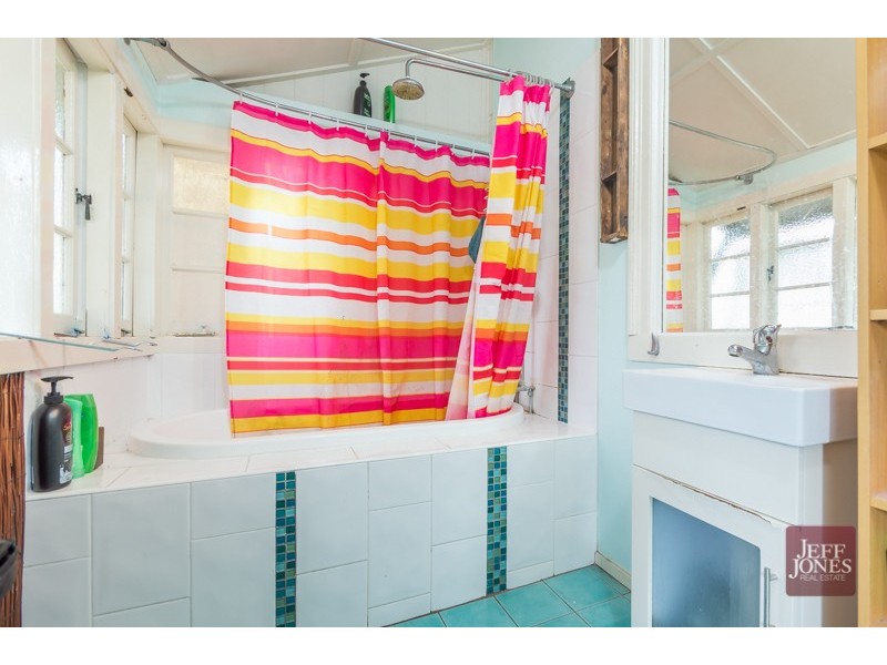 30 Leonard Street, Woolloongabba QLD 4102