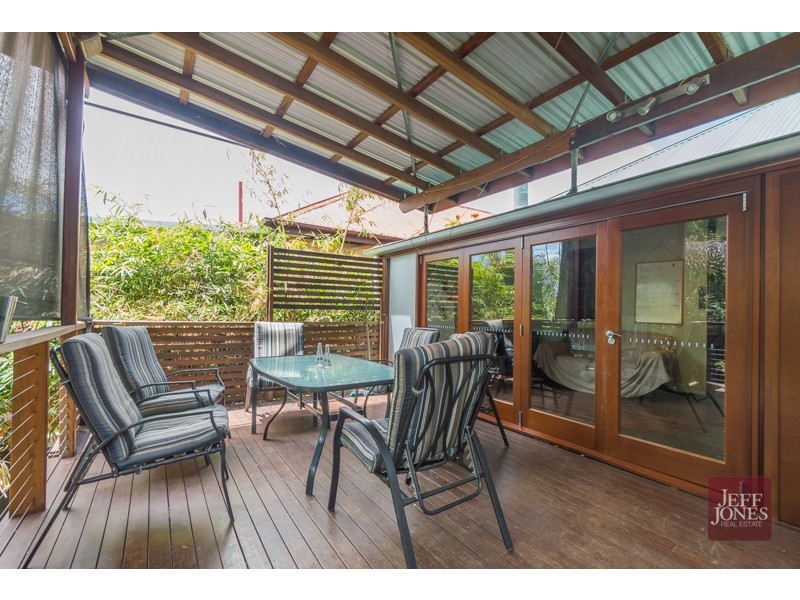 30 Leonard Street, Woolloongabba QLD 4102