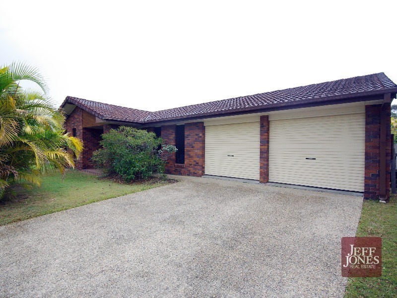 33 Barnard Street, Carindale QLD 4152