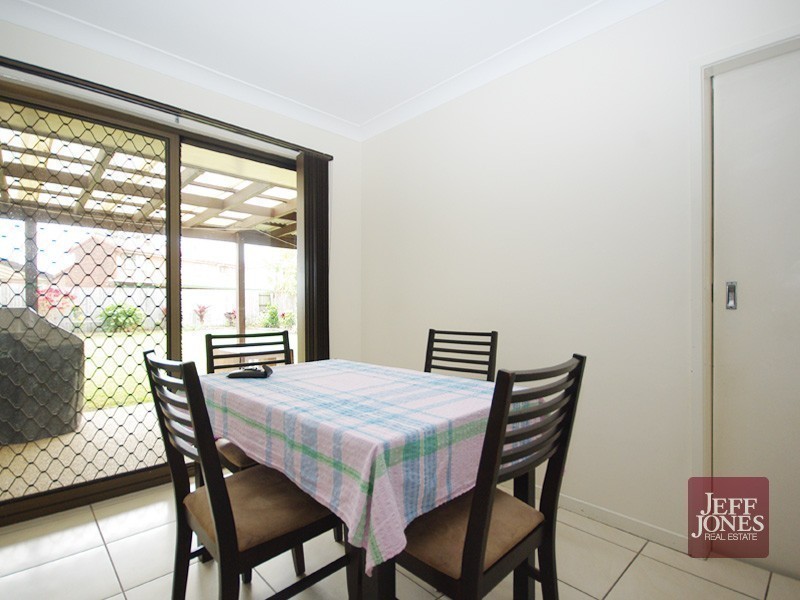 33 Barnard Street, Carindale QLD 4152