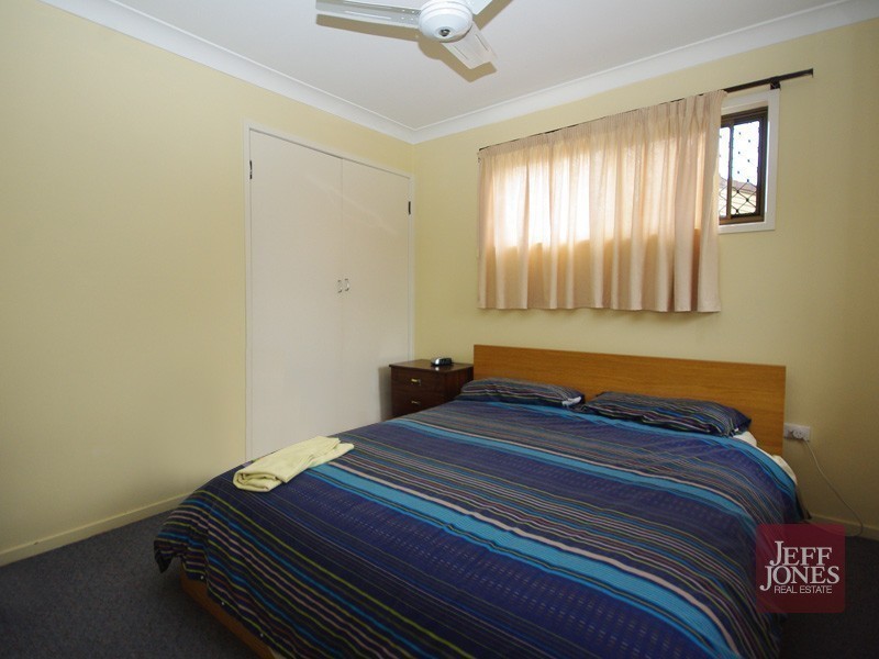 33 Barnard Street, Carindale QLD 4152