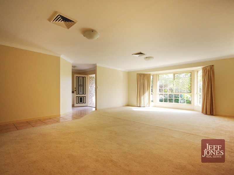 62 Nardie Street, Eight Mile Plains QLD 4113