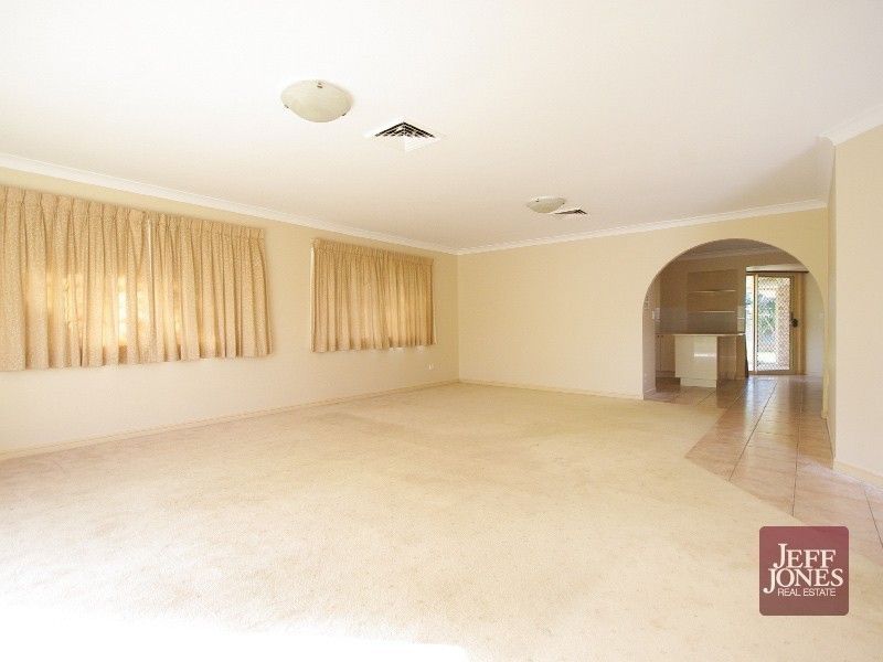 62 Nardie Street, Eight Mile Plains QLD 4113